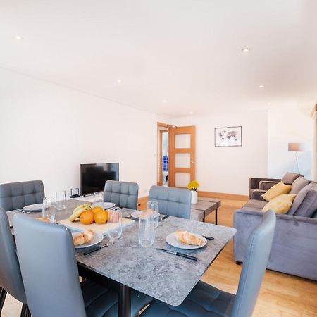 לונדון 2Br Penthouse With Terrace - Heart Of Holborn - Cityapartmentstay מראה חיצוני תמונה