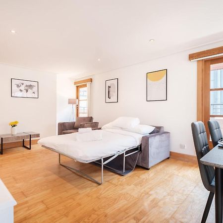 לונדון 2Br Penthouse With Terrace - Heart Of Holborn - Cityapartmentstay מראה חיצוני תמונה