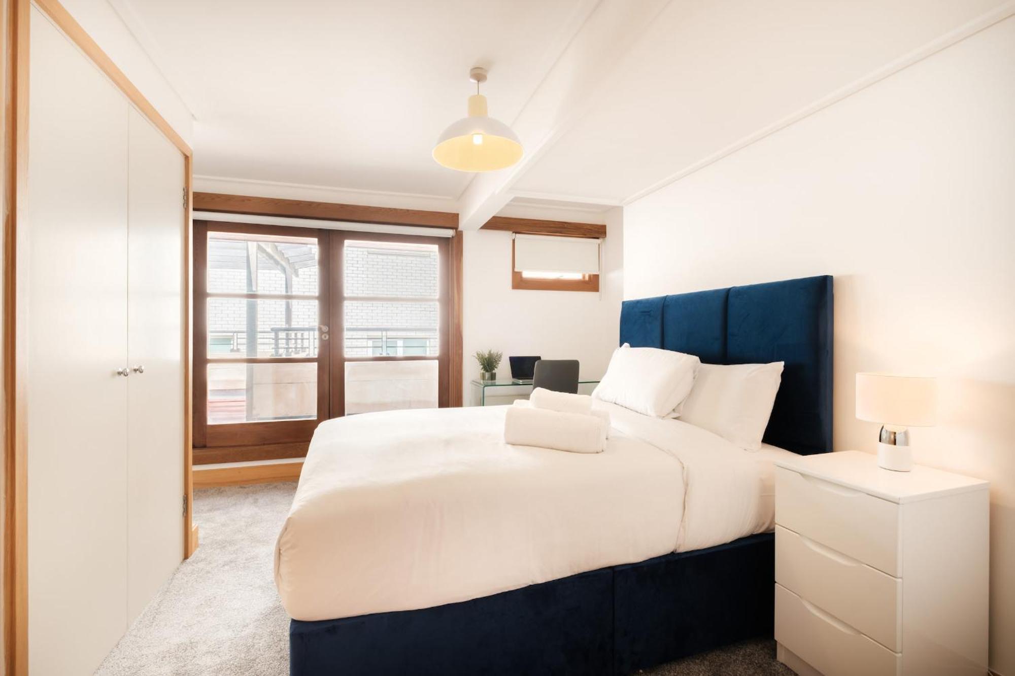 לונדון 2Br Penthouse With Terrace - Heart Of Holborn - Cityapartmentstay מראה חיצוני תמונה