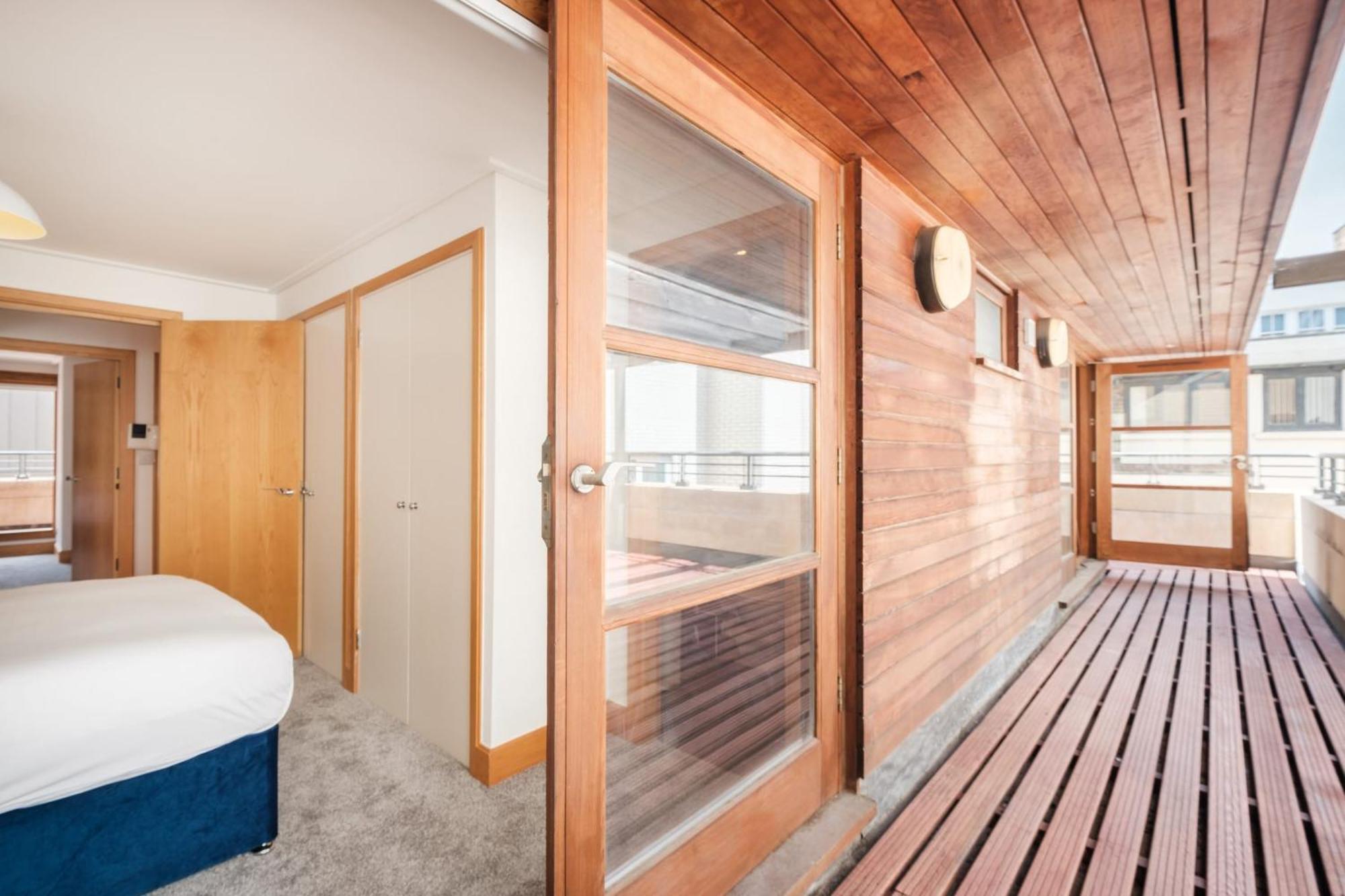 לונדון 2Br Penthouse With Terrace - Heart Of Holborn - Cityapartmentstay מראה חיצוני תמונה