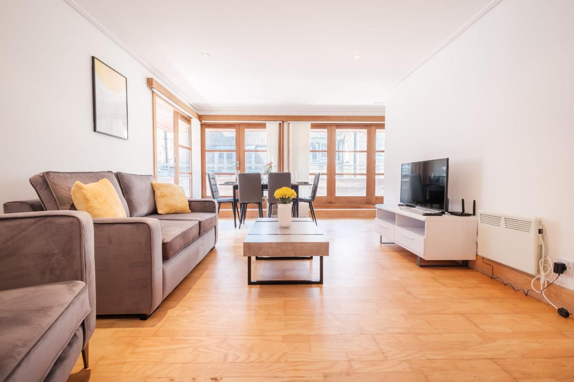 לונדון 2Br Penthouse With Terrace - Heart Of Holborn - Cityapartmentstay מראה חיצוני תמונה
