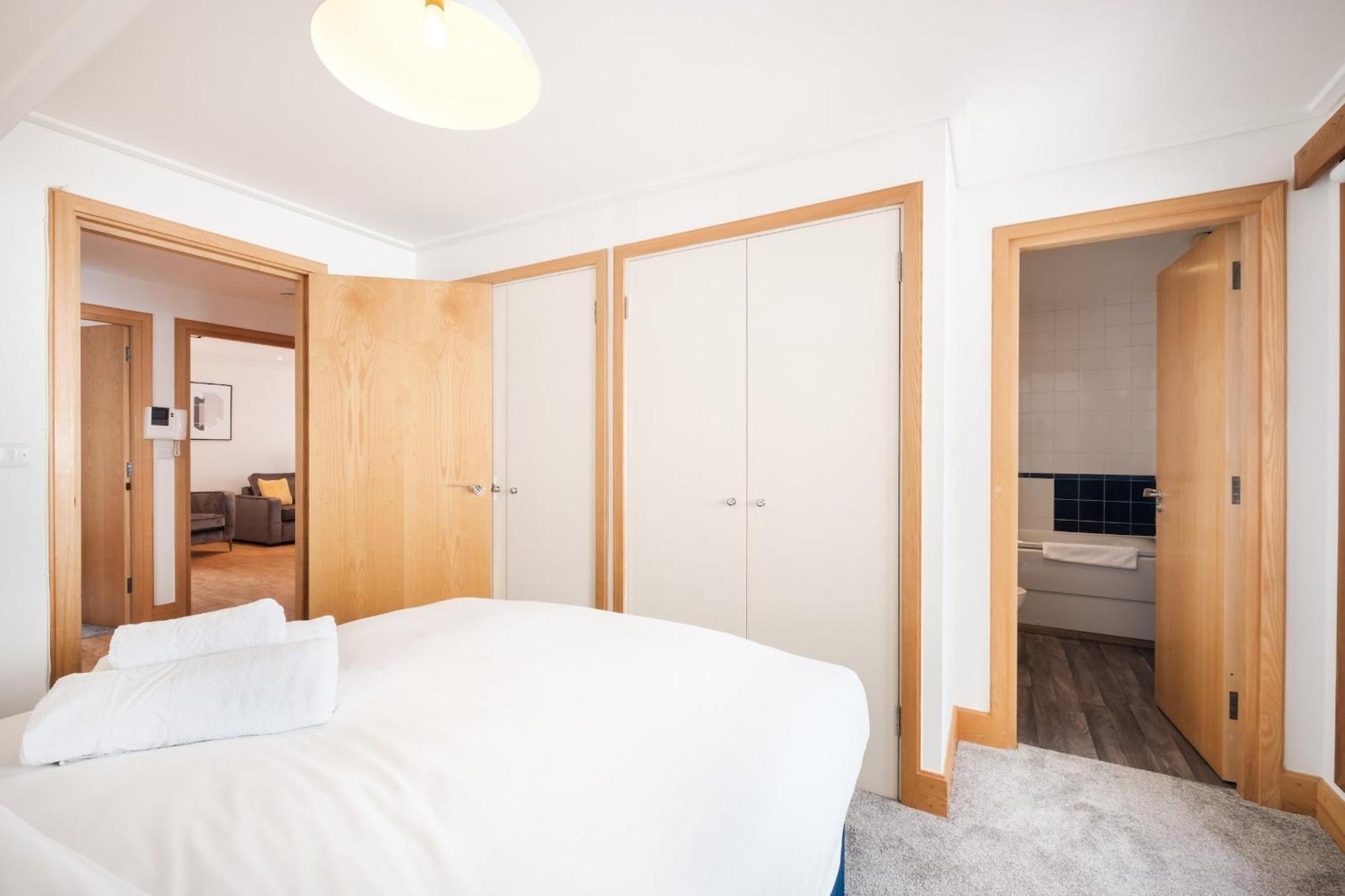 לונדון 2Br Penthouse With Terrace - Heart Of Holborn - Cityapartmentstay מראה חיצוני תמונה