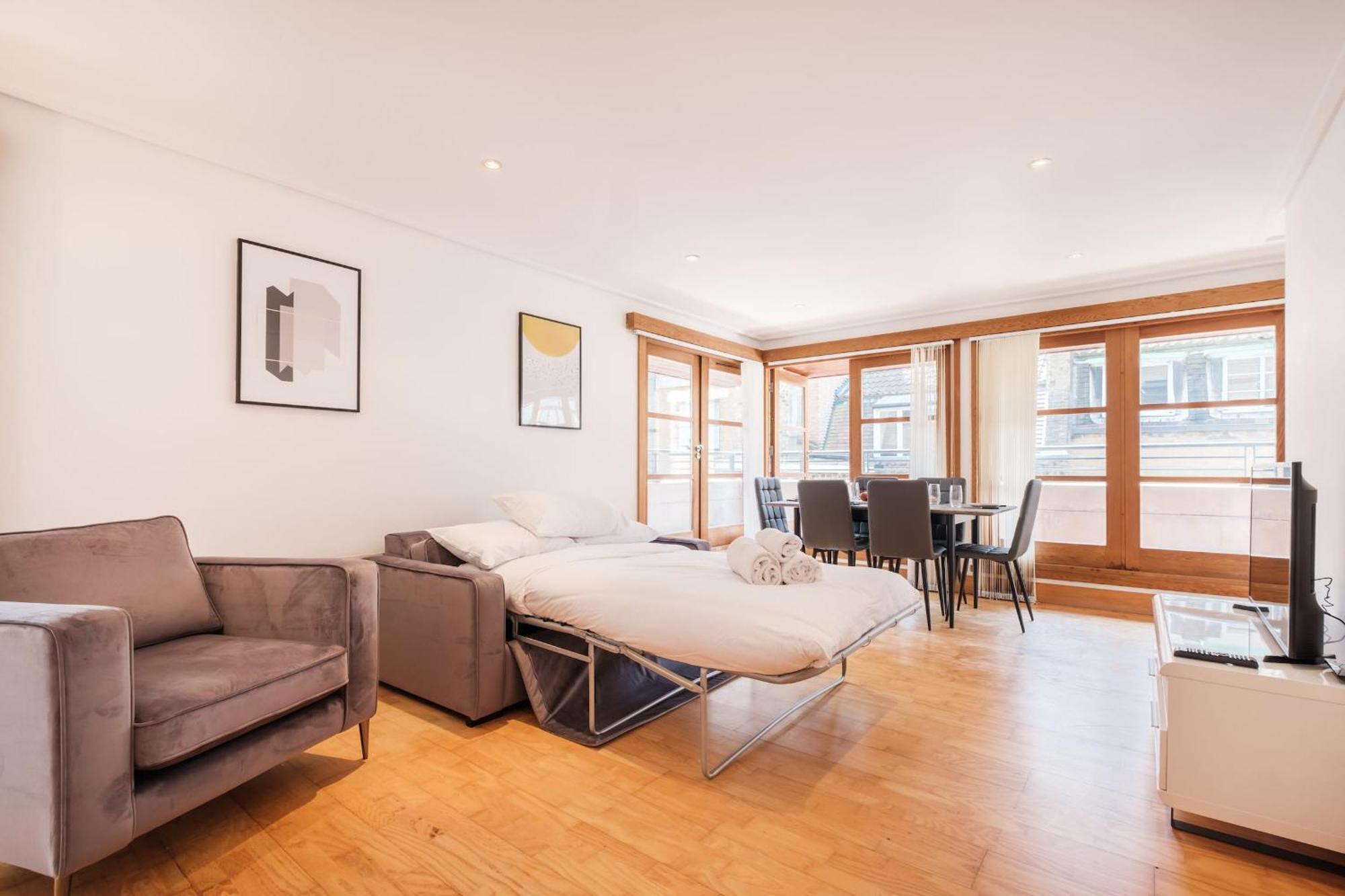 לונדון 2Br Penthouse With Terrace - Heart Of Holborn - Cityapartmentstay מראה חיצוני תמונה