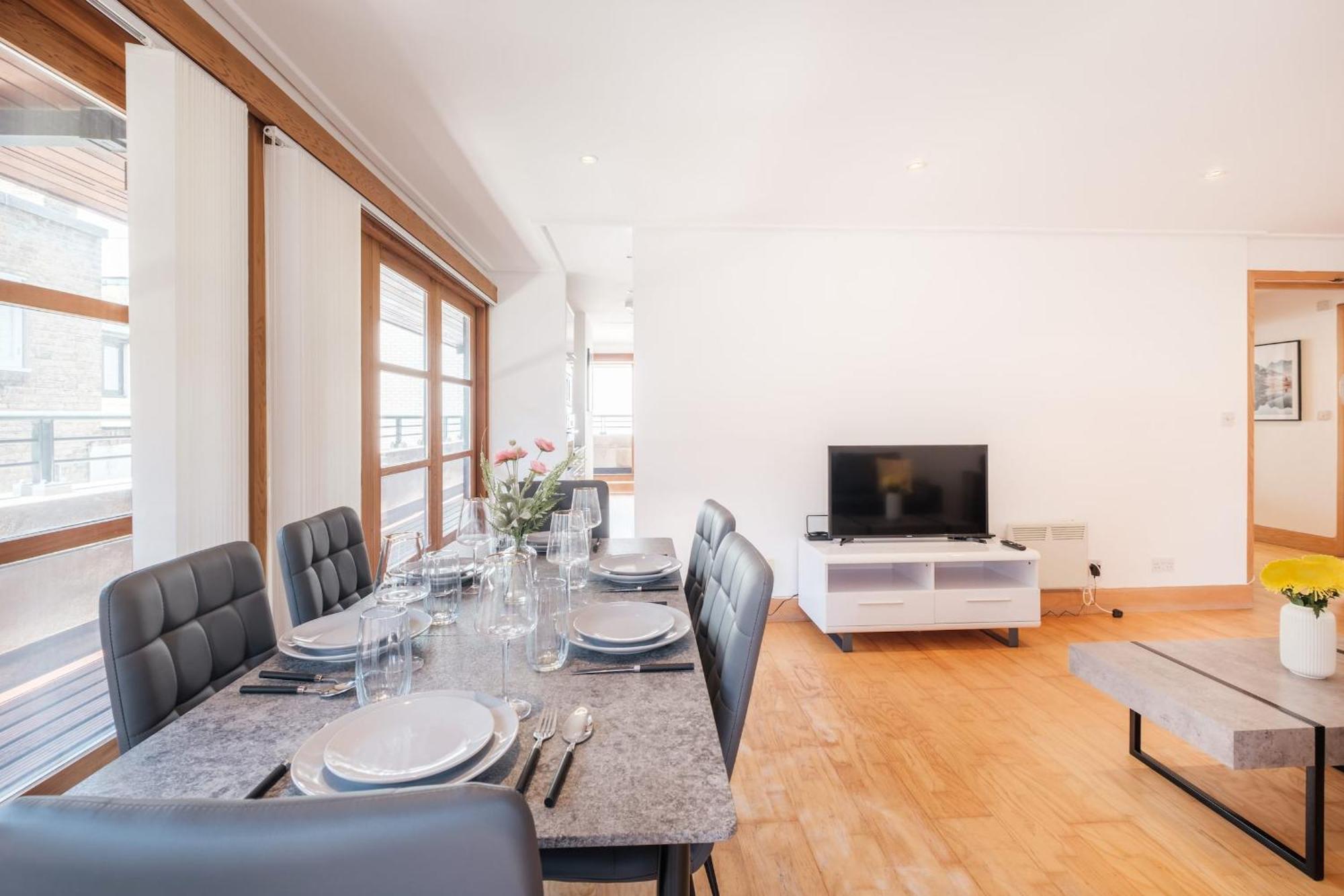 לונדון 2Br Penthouse With Terrace - Heart Of Holborn - Cityapartmentstay מראה חיצוני תמונה